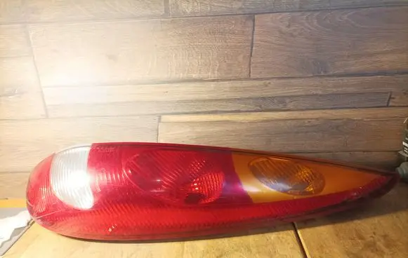 Nissan Almera Tino Rear/tail lights