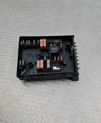 Volkswagen Golf V Fuse module 1K0937125A 017183071