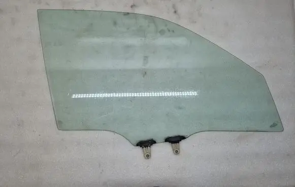 Suzuki Grand Vitara II Front door window glass four-door 43R00033