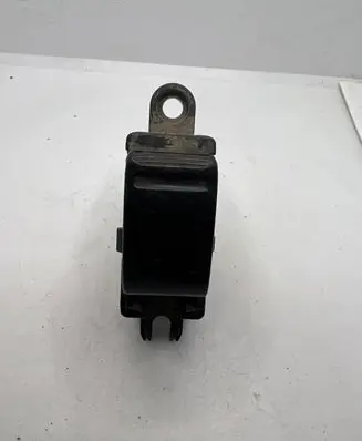 Nissan Almera Tino Electric window control switch 0426Z