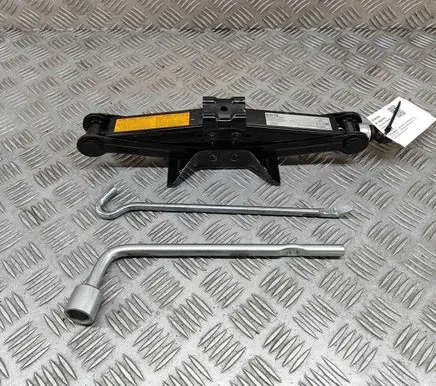 Mitsubishi Lancer Lift Jack MB621148 MR297379