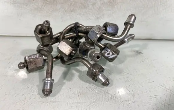 BMW 7 F01 F02 F03 F04 Fuel injector supply line/pipe 