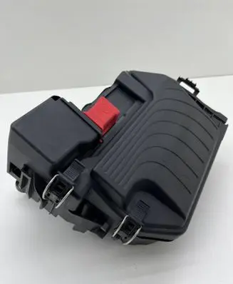 Mercedes-Benz A W176 Fuse box cover A2465400182