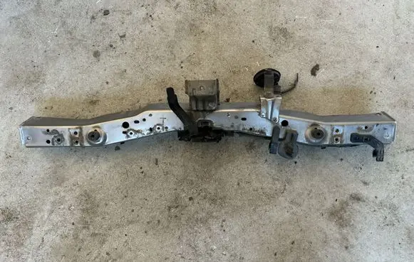 Toyota Verso Top upper radiator support slam panel