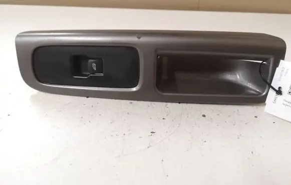 Volvo C30 Electric window control switch 8679667