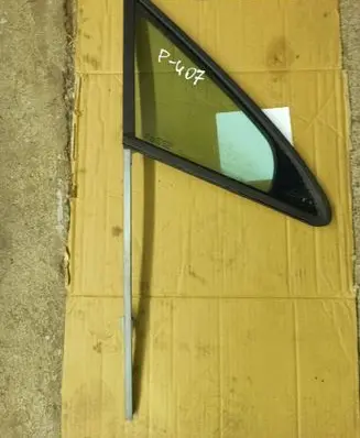 Peugeot 407 Front door vent window glass four-door 