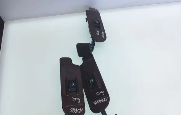 SsangYong Musso Electric window control switch 8583005500