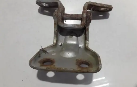 Mazda 626 Rear door lower hinge