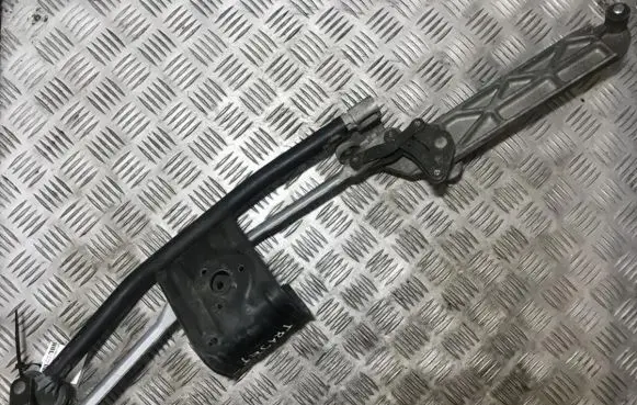 Hyundai Trajet Front wiper linkage and motor