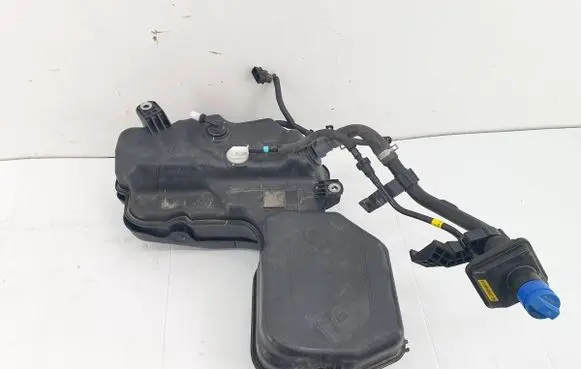 KIA Sorento IV AdBlue liquid reservoir 