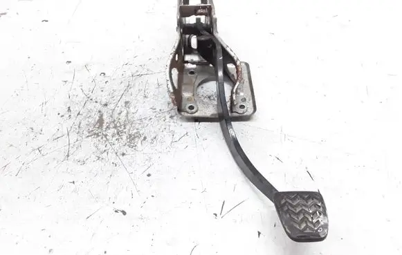 Toyota Corolla Verso AR10 Brake pedal