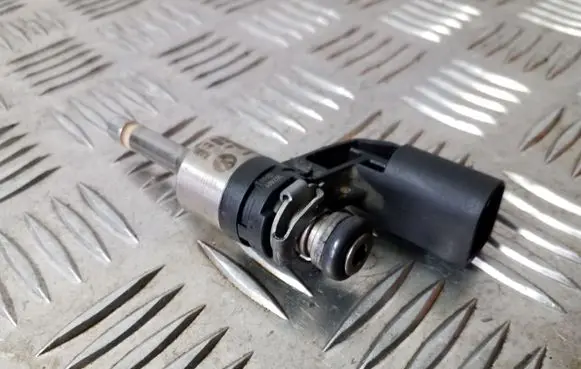 Audi A3 S3 A3 Sportback 8P Fuel injector 03C906036F