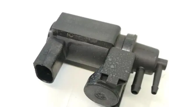 Volkswagen Golf I Turbo solenoid valve 059906628B 70101900