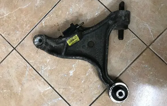 Volvo S60 Front lower control arm/wishbone 9492119