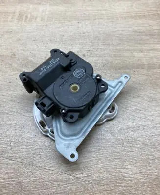 Toyota Avensis T250 Air flap motor/actuator AE0637008610 0637008610