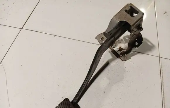 Hyundai Sonata Brake pedal 