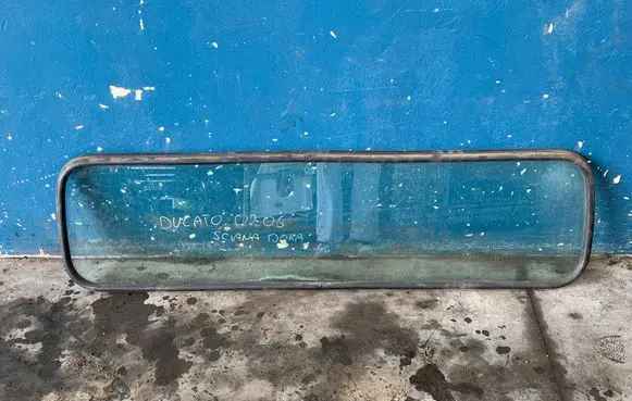 Fiat Ducato Rear side window