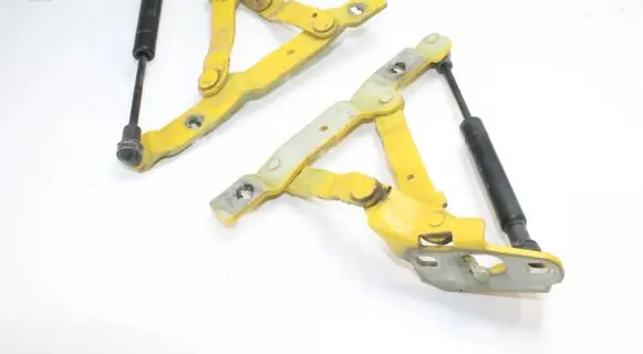 Porsche Boxster 986 Tailgate/trunk/boot hinge 98651215201