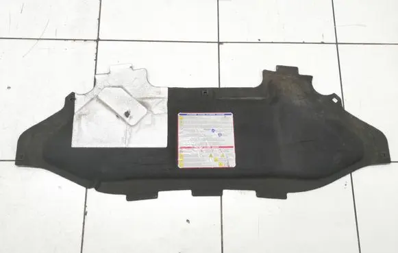 Engine bonnet/hood sound/heat insulation