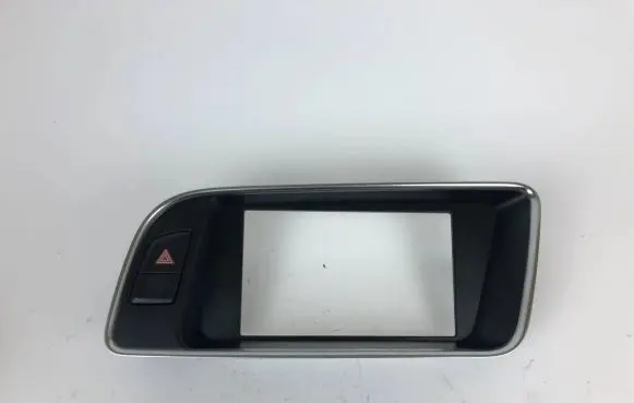 Radio/GPS head unit trim