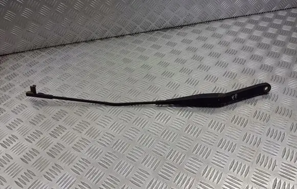 Ford Focus Front wiper blade arm 4M51-17526-CB