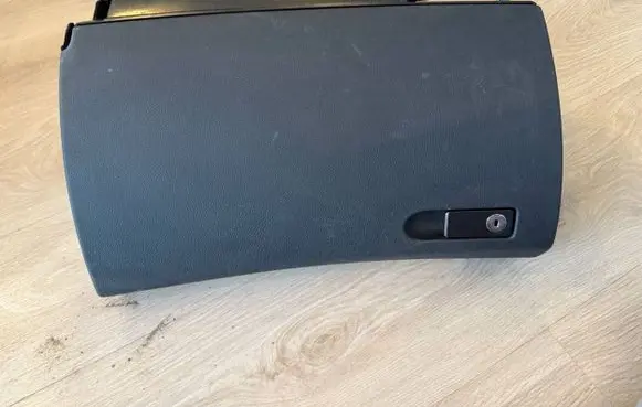 Mercedes-Benz C W204 Glove box A2046803391 20120330T6 2046803391