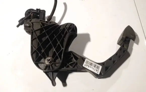 Volkswagen PASSAT B6 Clutch pedal 3c1721059ac