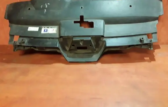 Peugeot 407 Front bumper upper radiator grill 9659399177