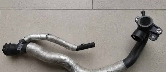 Audi Q3 8U Engine coolant pipe/hose 5N0122157N 5N0122157