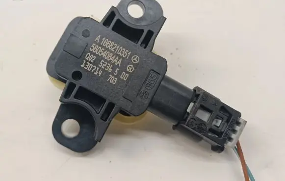 Mercedes-Benz ML W166 Airbag deployment crash/impact sensor A1668210351