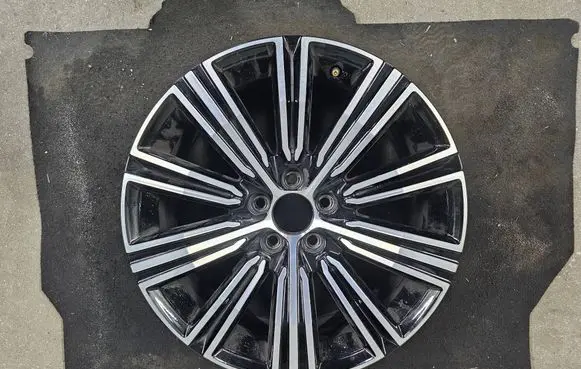 Volvo V60 R18 alloy rim 31471312