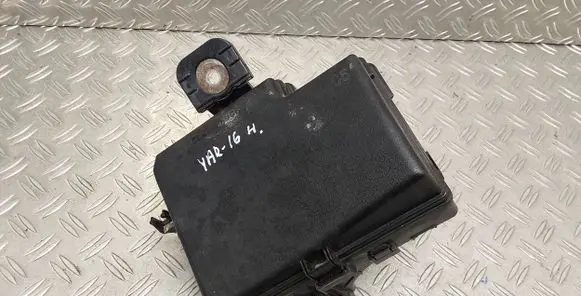 Toyota Yaris Fuse box set 8266252800