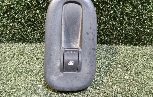 Renault Master III Electric window control switch 8200548968 1007478