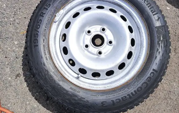 Volkswagen Caddy R15 spare wheel 