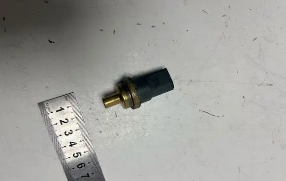 Volkswagen PASSAT B6 Coolant temperature sensor 06A919501A