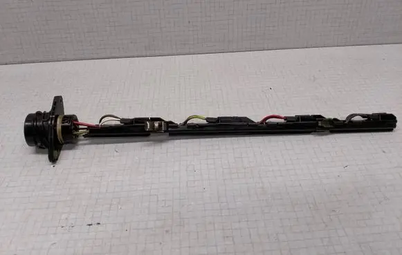 Volkswagen Touran I Fuel injector wires 038906231 9649551
