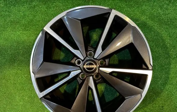 Nissan Qashqai J12 R19 alloy rim 