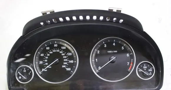 BMW 5 F10 F11 Speedometer (instrument cluster) 9358979