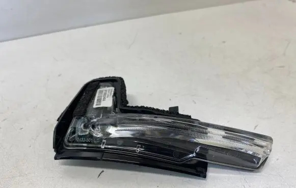 Volvo XC90 Mirror indicator light 31352853