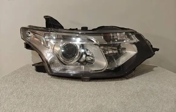 Mitsubishi Outlander Headlight/headlamp 4B45X8301C2 0703152314