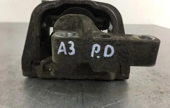 Audi A3 S3 A3 Sportback 8P Engine mount bracket 1K0199262AT