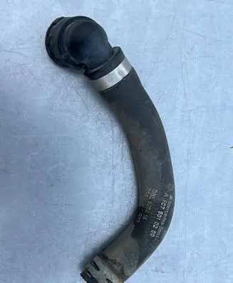 Mercedes-Benz Sprinter W907 W910 Engine coolant pipe/hose A9075010200 L625416
