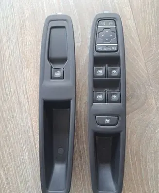 Renault Zoe Electric window control switch 829505138R 255702886R