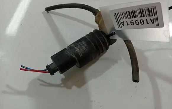 Mitsubishi Outlander Windscreen/windshield washer pump 3043125