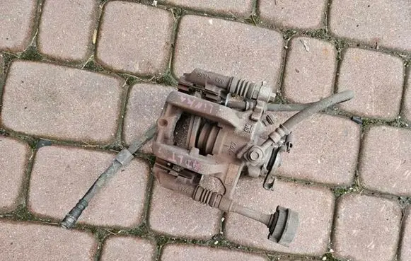 Rear brake caliper