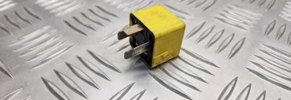 BMW 5 E39 Other relay 61311378301