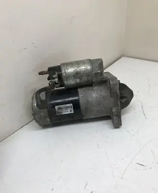Opel Zafira C Starter motor