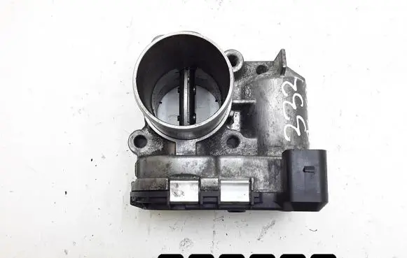 Nissan Qashqai Throttle valve 8200330810e