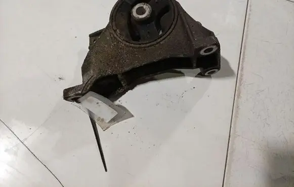 Opel Signum Engine mount bracket 