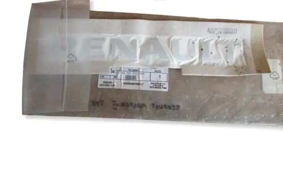 Renault Master III Rear door emblem/model letters 8200522593